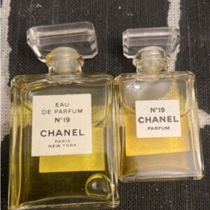 Chanel N°19 Eau de Parfum Set 4 &8 ml Authentic